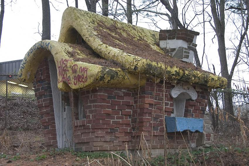 Illustration for article titled Maryland's Enchanted Forest is like Candyland after a neutron bomb strike